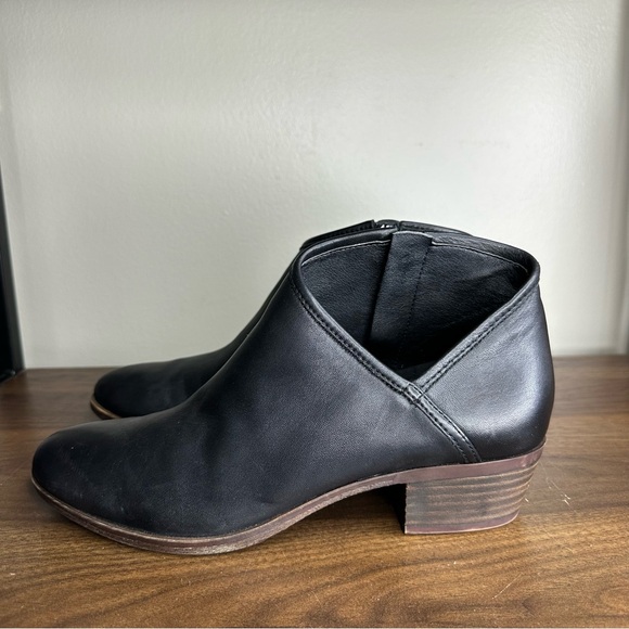 Lucky Brand Black Ankle Boots - Picture 1 of 7
